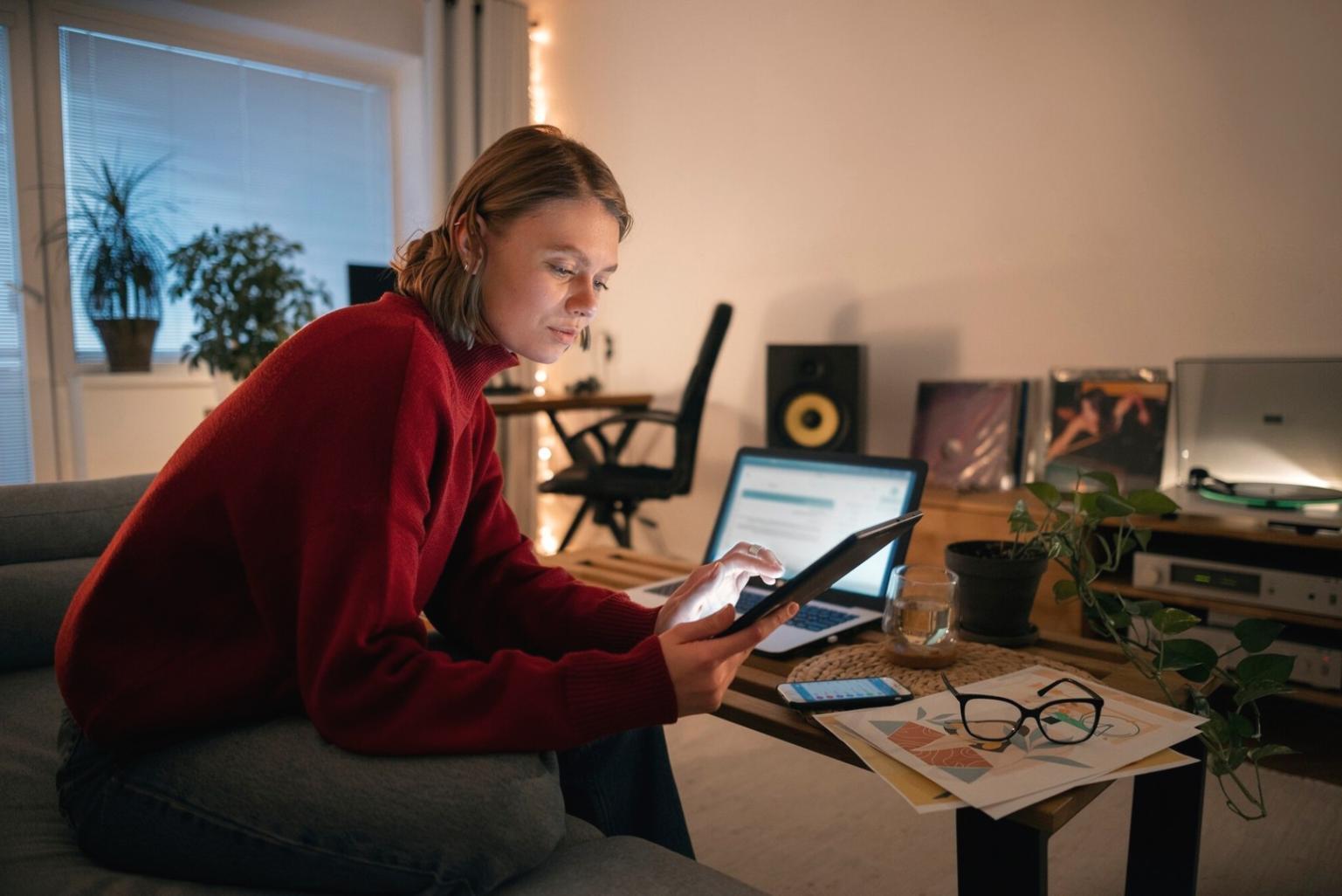 Modern collaborative workspace with natural lighting and open discussion area